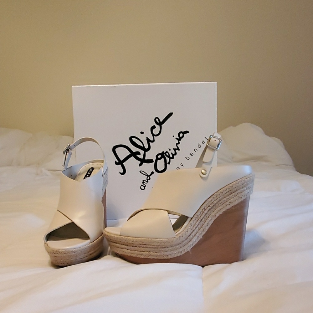 Alice + Olivia Wedges !!!